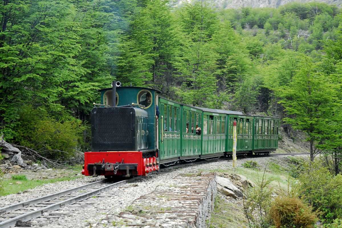 Paseo en El Tren del Fin del Mundo Turismo en Ushuaia
