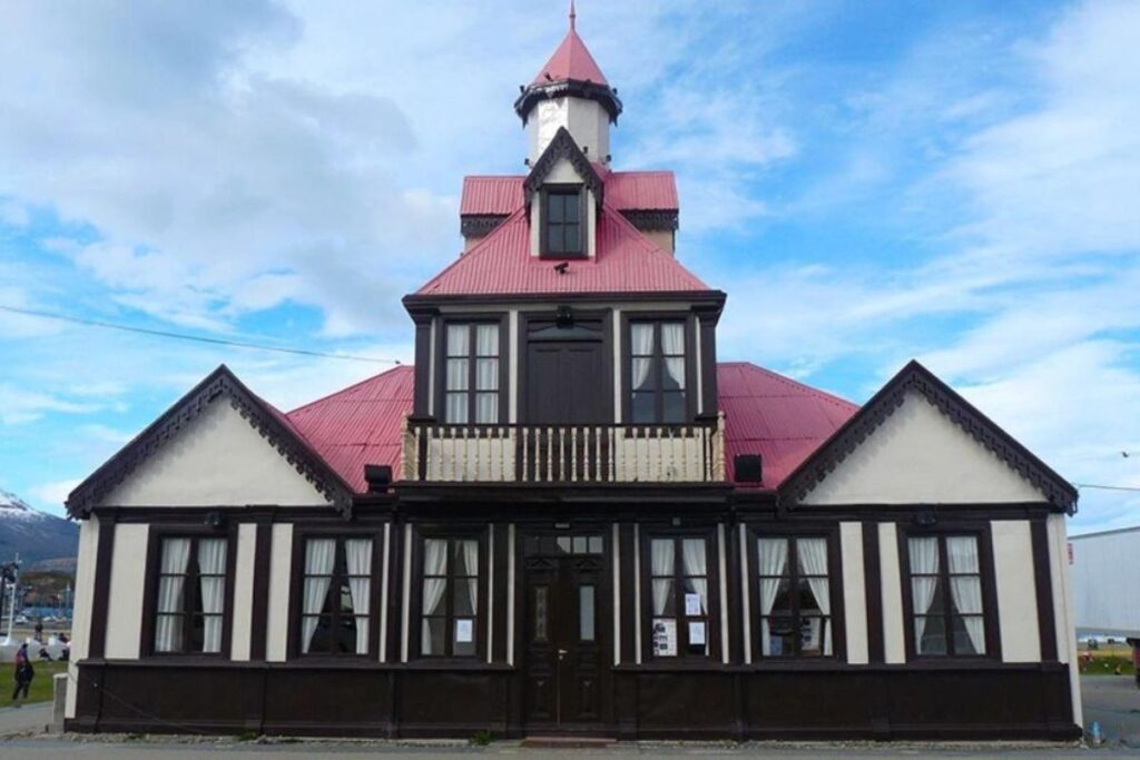 Best Museums to Visit in Ushuaia: History and Culture