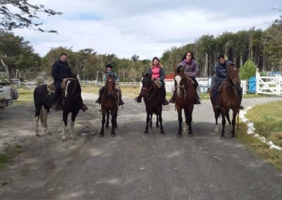 grupo en caballo estancia la carmen