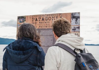 cartel indicativo en al estancia la carmen