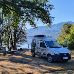 vista panoramica con vehiculo