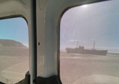 vista al barco desde la ventana