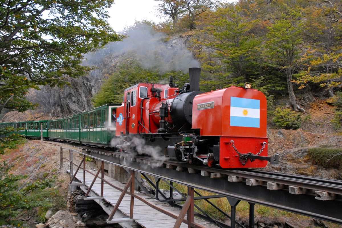 tren del find el mundo en otoño