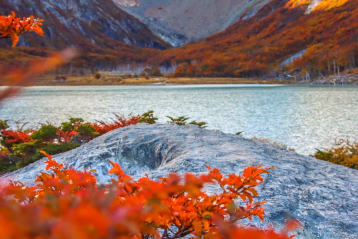 laguna esmeralda en otoño