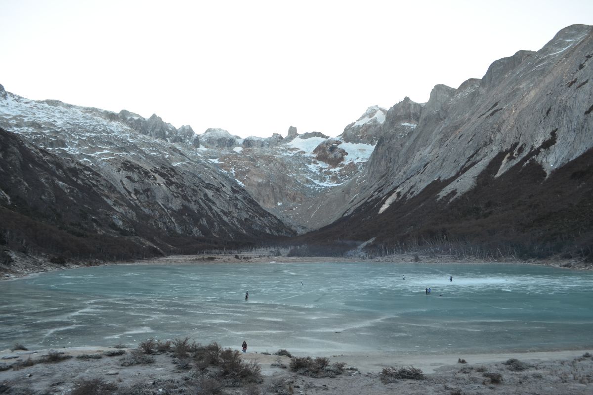 laguna esmeralda congelada