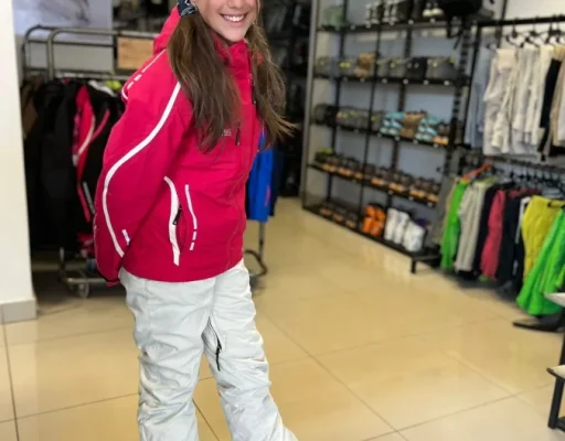 Fotografía de clientes y equipamiento de Patagonia Rental Ski publicada en la galería de su sitio oficial